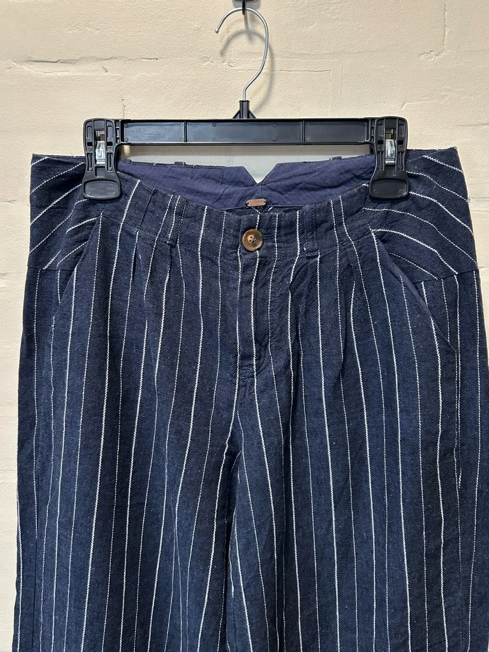 Free People Navy Pinstripe Linen Blend Pleated Wide Leg Trousers Size 6 Preppy